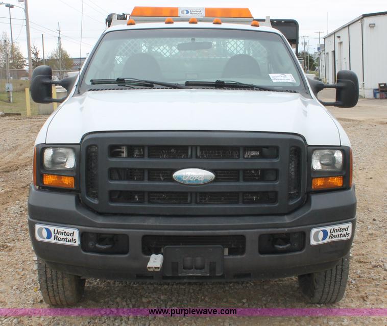 image for item E3341 2006 Ford F350 XL Super Duty service truck