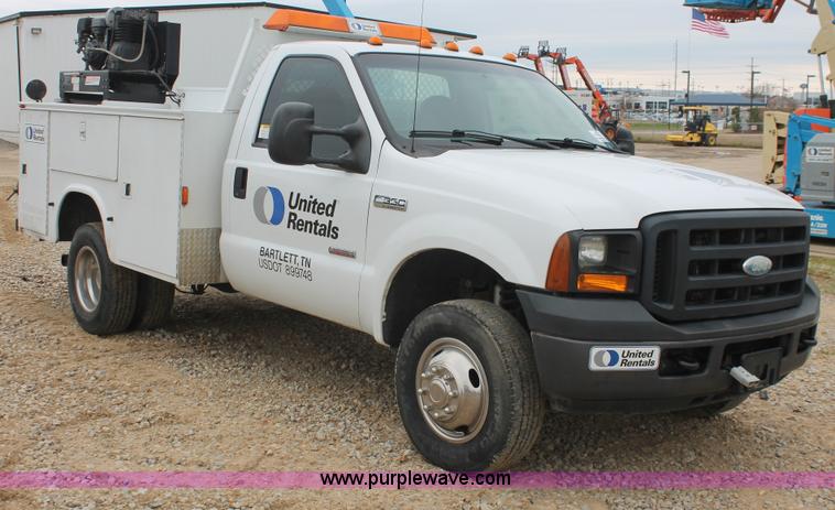image for item E3341 2006 Ford F350 XL Super Duty service truck