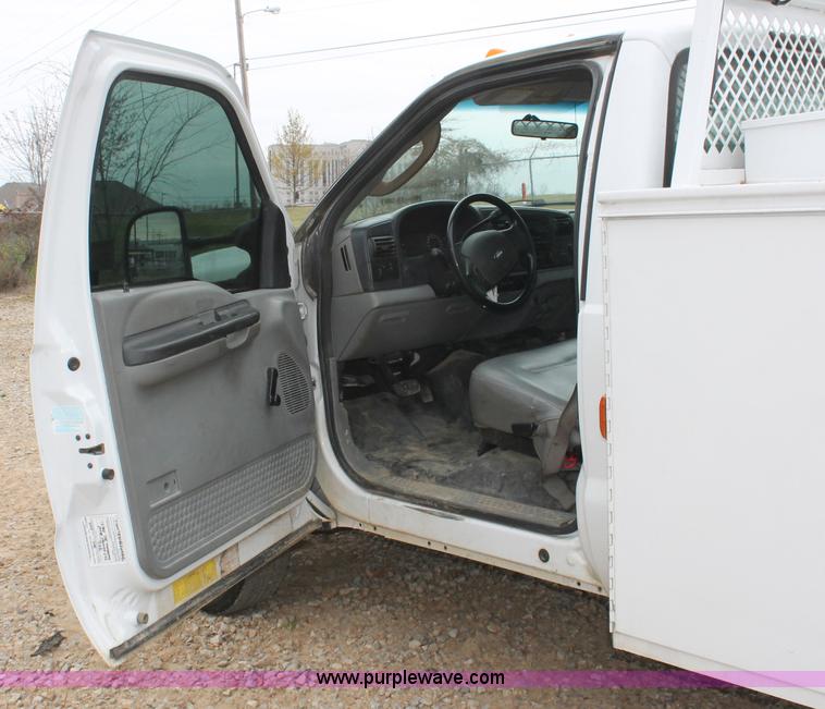 image for item E3341 2006 Ford F350 XL Super Duty service truck