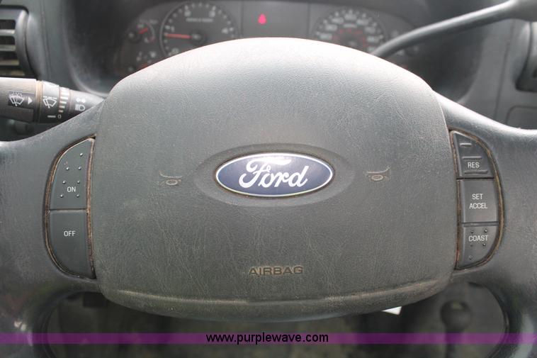 image for item E3341 2006 Ford F350 XL Super Duty service truck