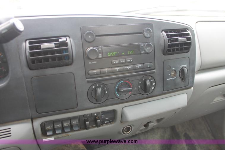 image for item E3341 2006 Ford F350 XL Super Duty service truck