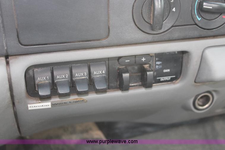image for item E3341 2006 Ford F350 XL Super Duty service truck
