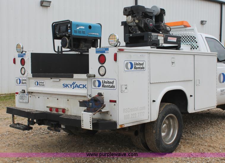 image for item E3341 2006 Ford F350 XL Super Duty service truck