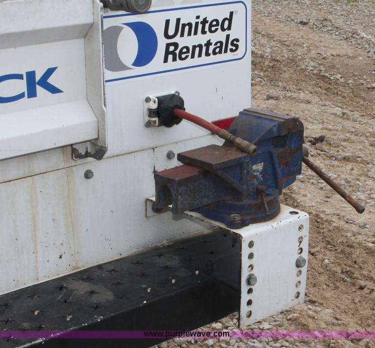 image for item E3341 2006 Ford F350 XL Super Duty service truck