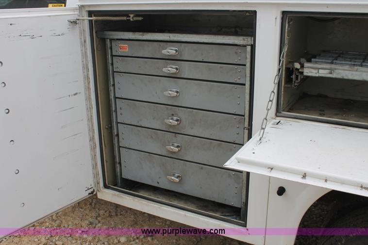 image for item E3341 2006 Ford F350 XL Super Duty service truck