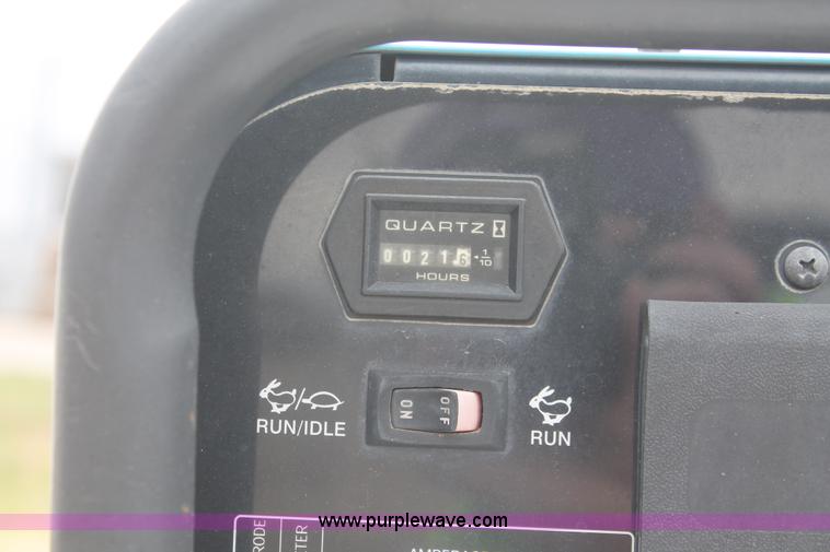 image for item E3341 2006 Ford F350 XL Super Duty service truck