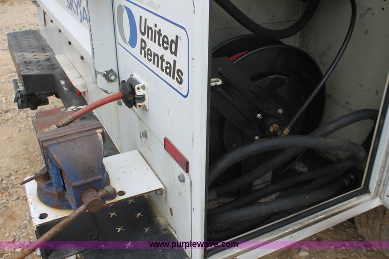 image for item E3341 2006 Ford F350 XL Super Duty service truck