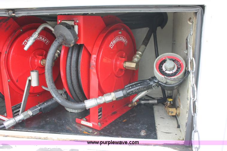 image for item E3341 2006 Ford F350 XL Super Duty service truck