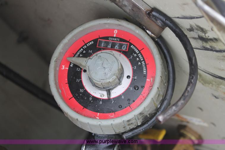 image for item E3341 2006 Ford F350 XL Super Duty service truck