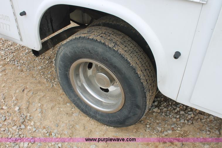 image for item E3341 2006 Ford F350 XL Super Duty service truck