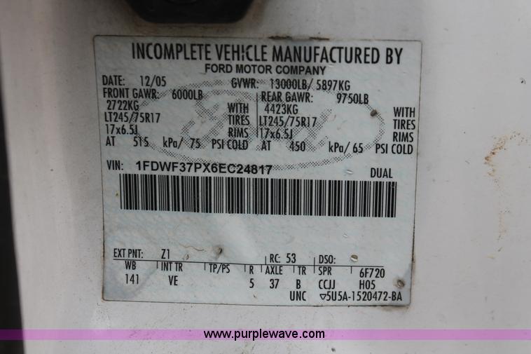 image for item E3341 2006 Ford F350 XL Super Duty service truck