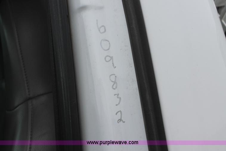 image for item E3341 2006 Ford F350 XL Super Duty service truck