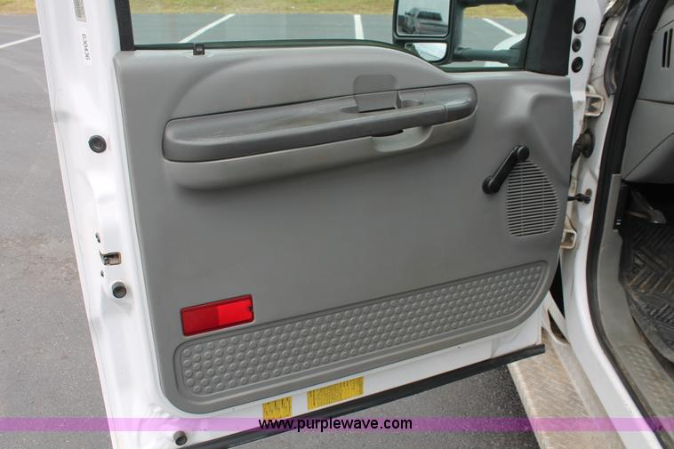 image for item E3342 2004 Ford F350 XL Super Duty service truck