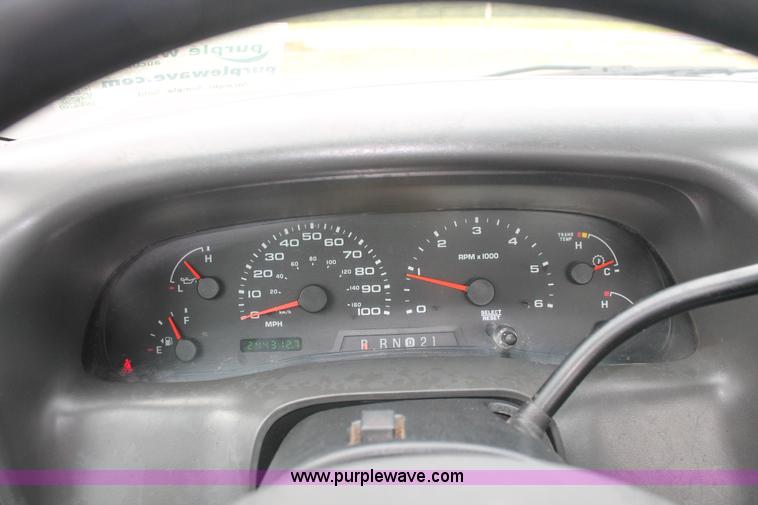 image for item E3342 2004 Ford F350 XL Super Duty service truck
