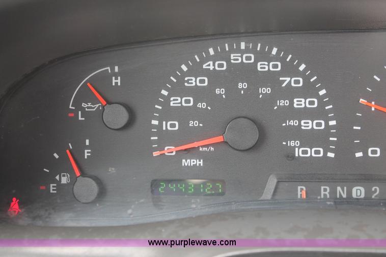 image for item E3342 2004 Ford F350 XL Super Duty service truck