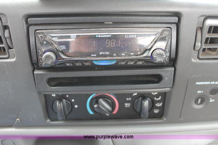 image for item E3342 2004 Ford F350 XL Super Duty service truck