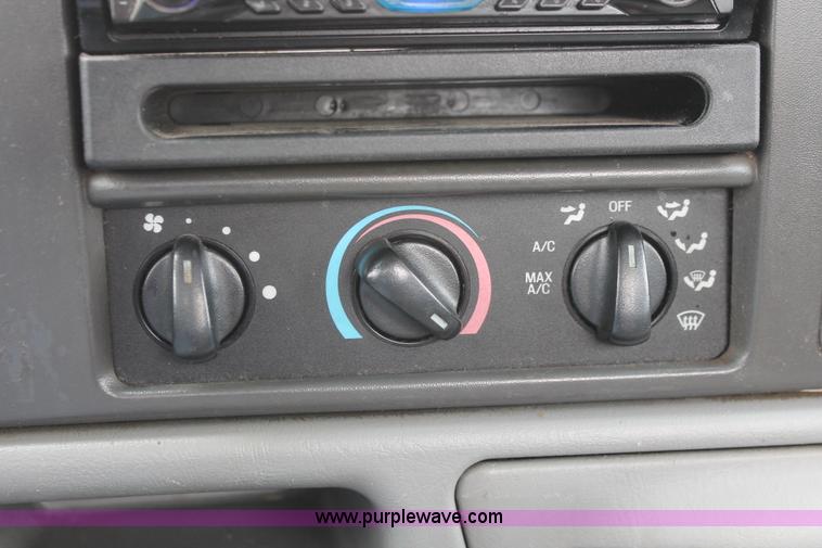 image for item E3342 2004 Ford F350 XL Super Duty service truck