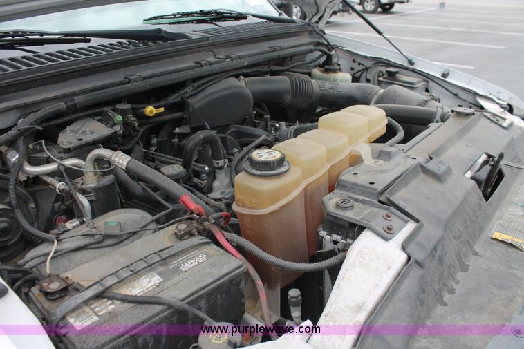 image for item E3342 2004 Ford F350 XL Super Duty service truck