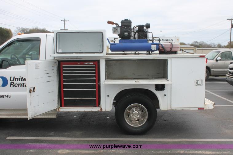 image for item E3342 2004 Ford F350 XL Super Duty service truck