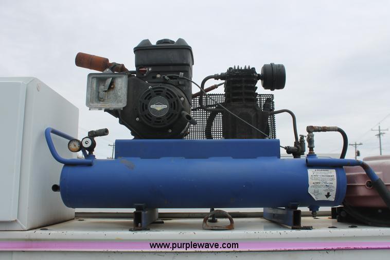 image for item E3342 2004 Ford F350 XL Super Duty service truck