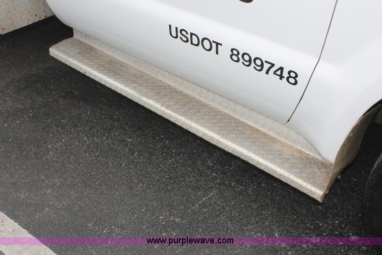 image for item E3342 2004 Ford F350 XL Super Duty service truck