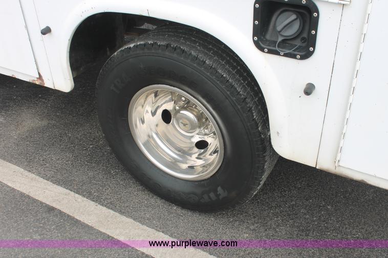 image for item E3342 2004 Ford F350 XL Super Duty service truck