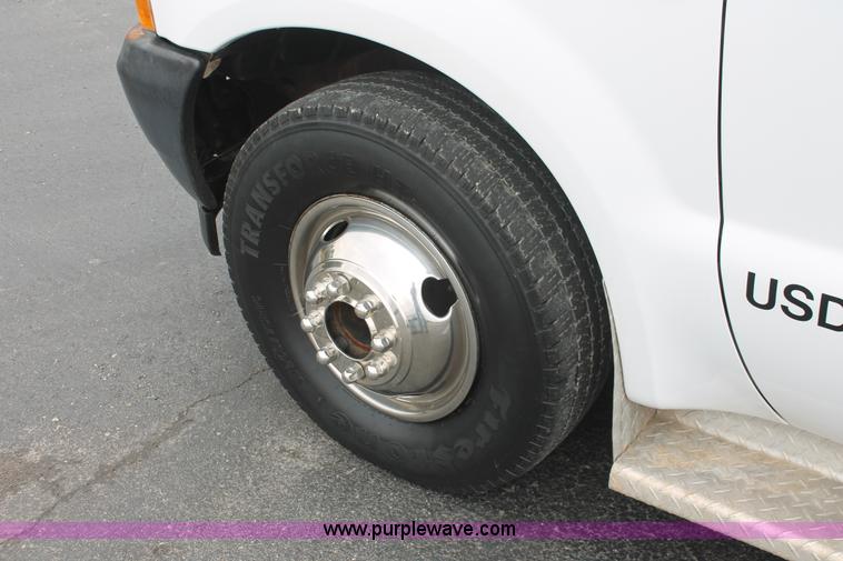 image for item E3342 2004 Ford F350 XL Super Duty service truck