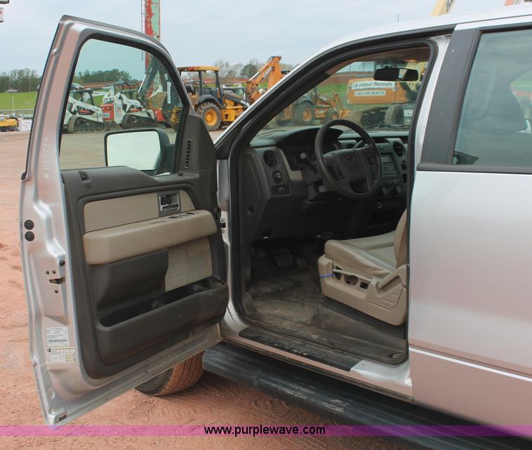 image for item E3343 2010 Ford F150 XL SuperCrew pickup truck