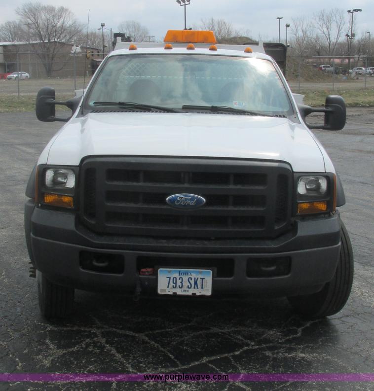 image for item E7184 2007 Ford F550 XL Super Duty service truck