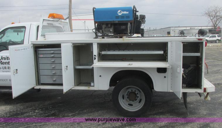 image for item E7184 2007 Ford F550 XL Super Duty service truck