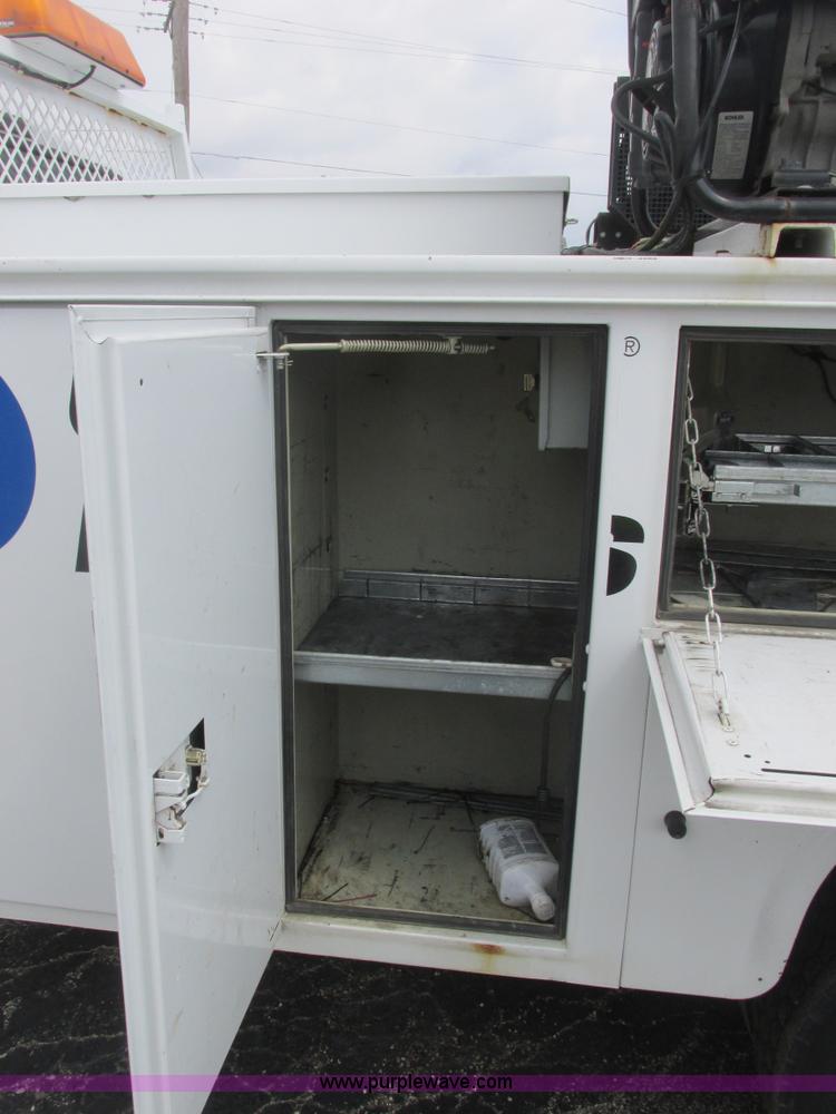 image for item E7184 2007 Ford F550 XL Super Duty service truck