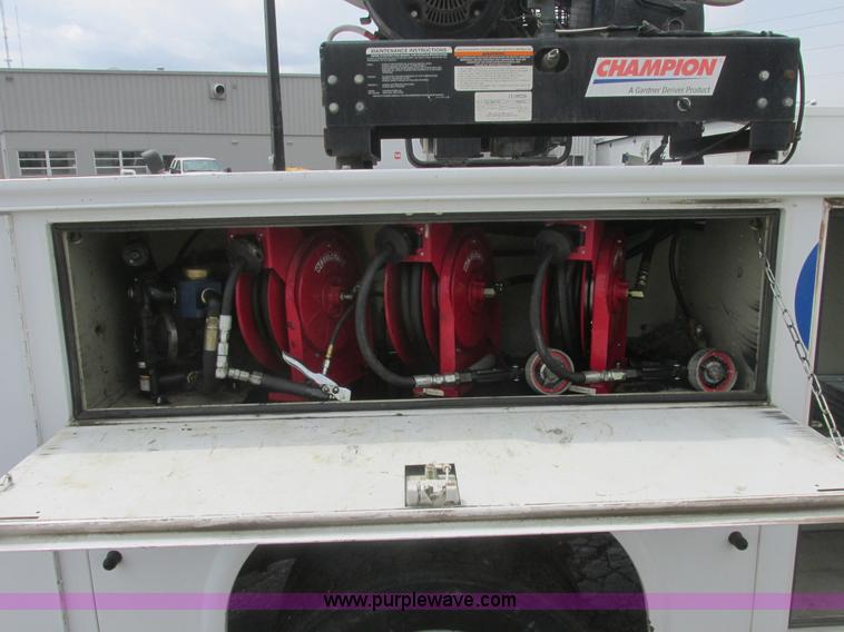 image for item E7184 2007 Ford F550 XL Super Duty service truck