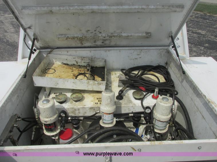 image for item E7184 2007 Ford F550 XL Super Duty service truck