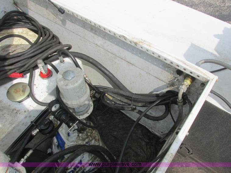 image for item E7184 2007 Ford F550 XL Super Duty service truck