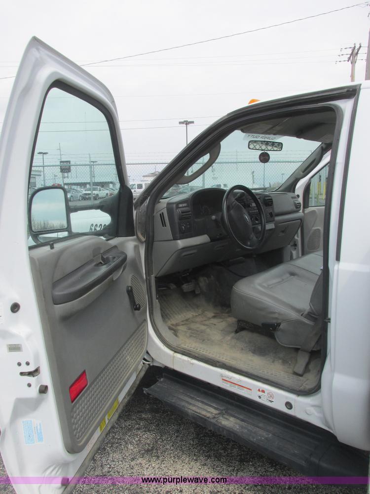 image for item E7184 2007 Ford F550 XL Super Duty service truck