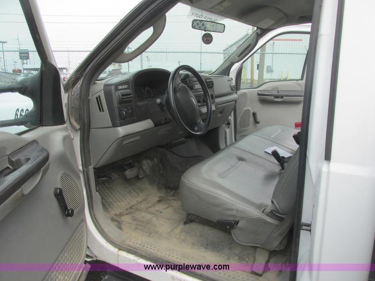 image for item E7184 2007 Ford F550 XL Super Duty service truck