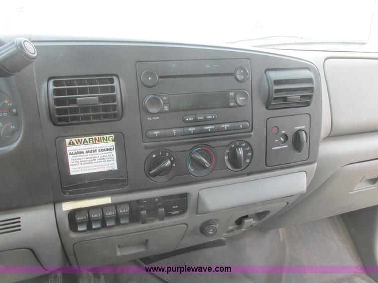 image for item E7184 2007 Ford F550 XL Super Duty service truck