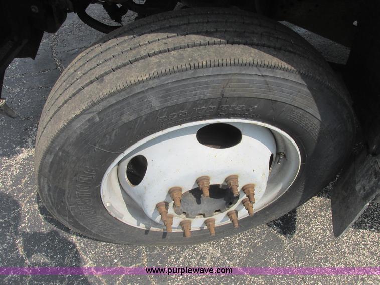 image for item E7184 2007 Ford F550 XL Super Duty service truck