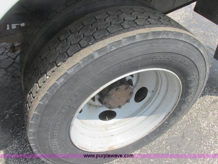 image for item E7184 2007 Ford F550 XL Super Duty service truck