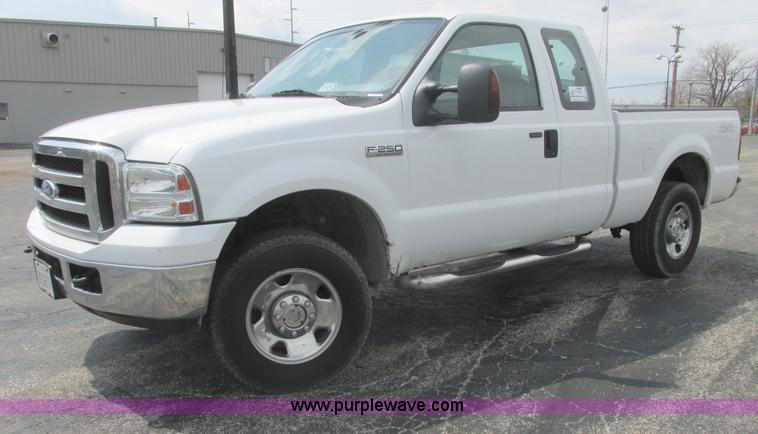 image for item E7186 2007 Ford F250 XLT Super Duty SuperCab pickup truck
