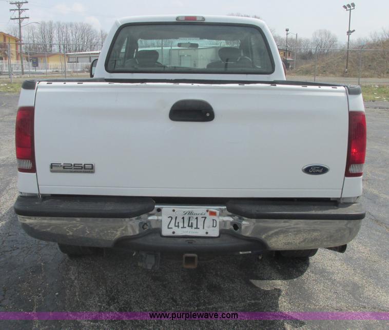 image for item E7186 2007 Ford F250 XLT Super Duty SuperCab pickup truck