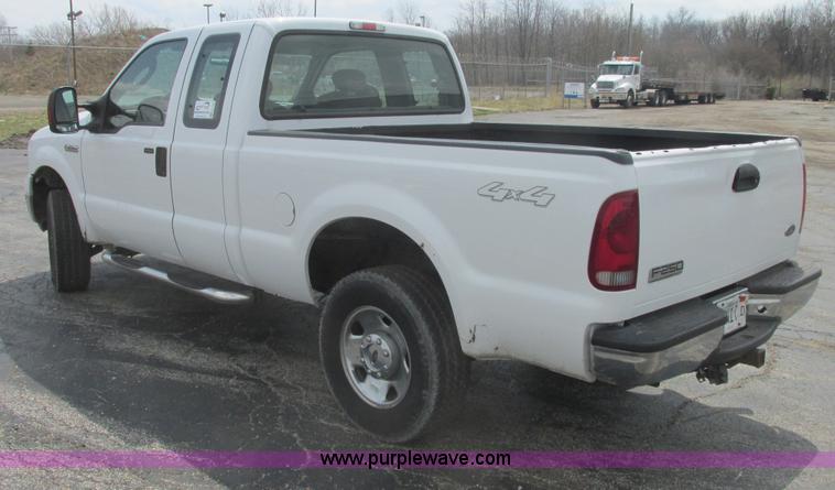 image for item E7186 2007 Ford F250 XLT Super Duty SuperCab pickup truck