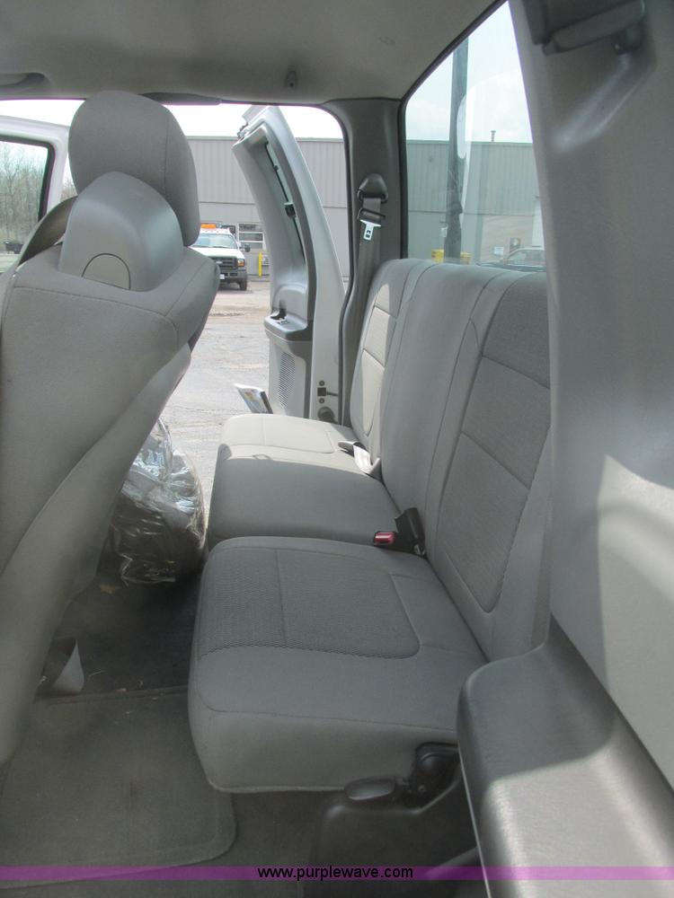 image for item E7186 2007 Ford F250 XLT Super Duty SuperCab pickup truck