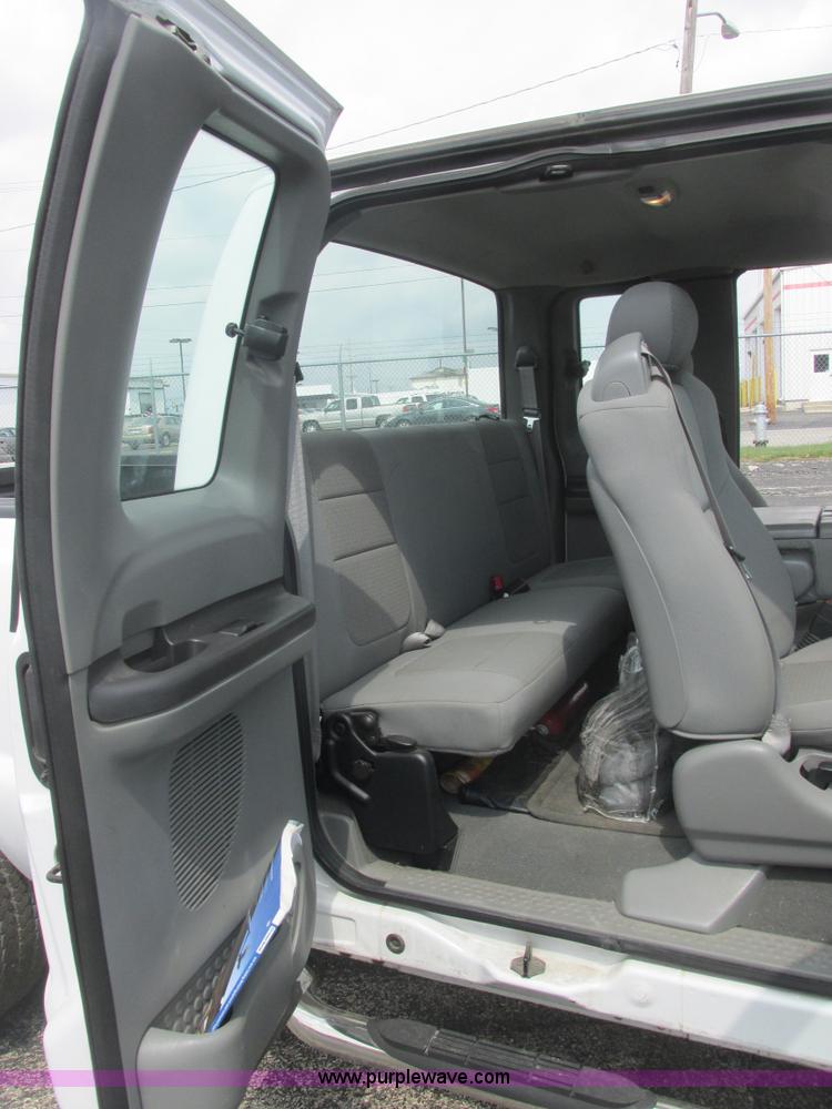 image for item E7186 2007 Ford F250 XLT Super Duty SuperCab pickup truck