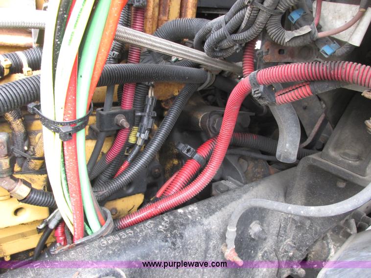 image for item E7187 2006 Freightliner Columbia semi truck