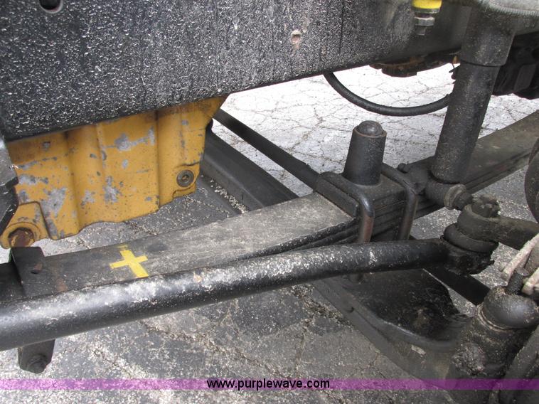 image for item E7187 2006 Freightliner Columbia semi truck