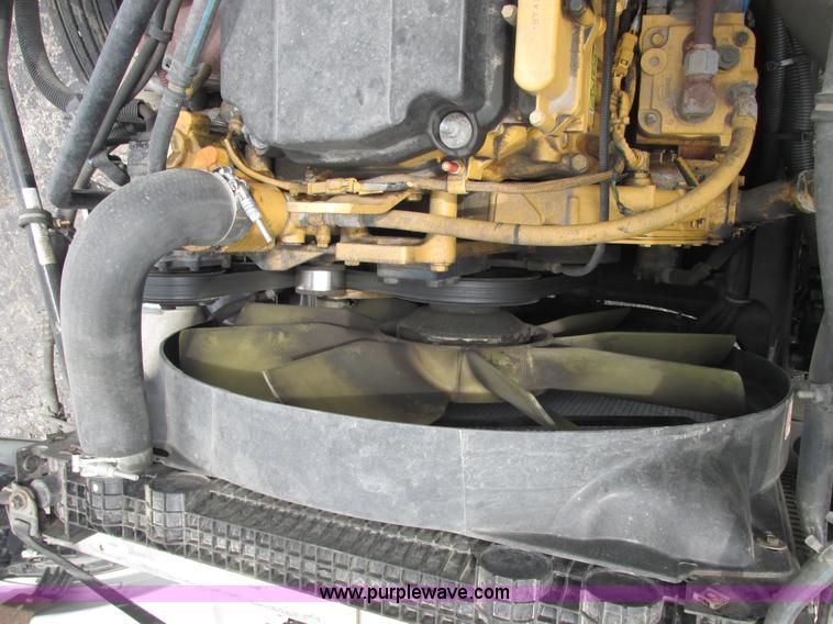 image for item E7187 2006 Freightliner Columbia semi truck