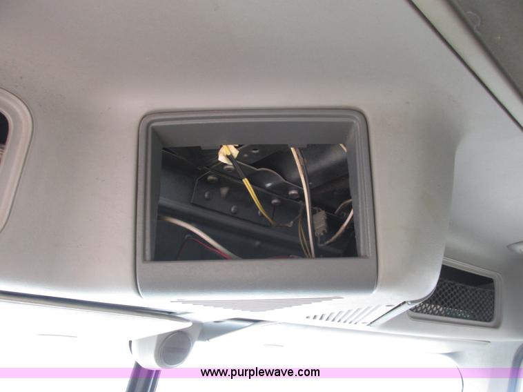 image for item E7187 2006 Freightliner Columbia semi truck