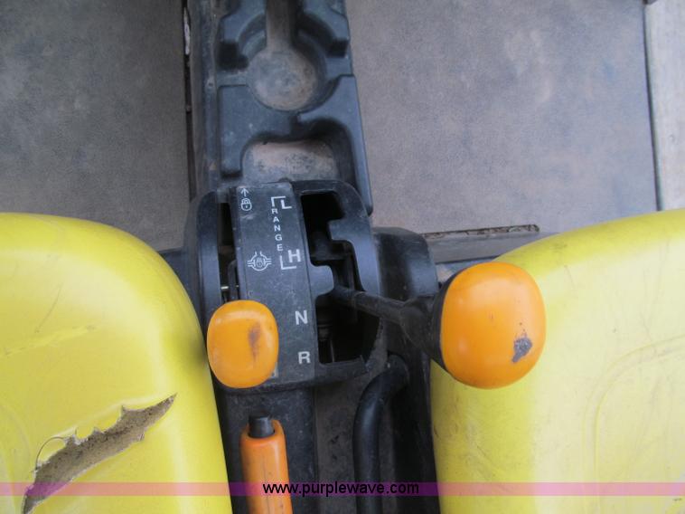 image for item F6000 John Deere Gator 620I utility vehicle