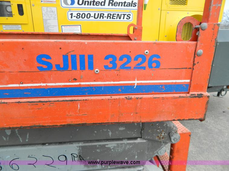 image for item Y9407 2007 Skyjack SJIII 3226 electric scissor lift